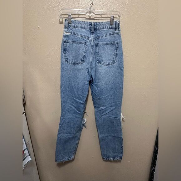 Zara sz 2 ripped Knee Jeans High Waist Distressed Denim Light Wash Casual Trendy - Picture 10 of 10